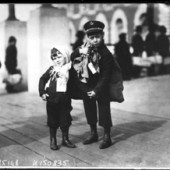 Historic photo of two Italian children at Ellis Island