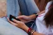 Pew_teen_5_22_13 Teen on mobile device